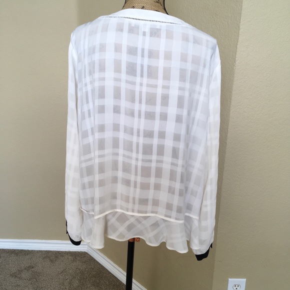 Ivory blouse - Picture 2 of 2
